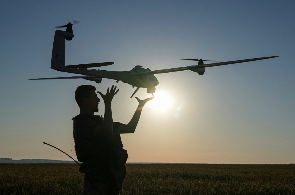 Mαζική επίθεση ουκρανικών drones στην ρωσική περιφέρεια του Λένινγκραντ: Χρησιμοποίησαν τον εναέριο χώρο του ΝΑΤΟ