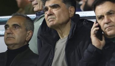 Ο Γ.Βαρδινογιάννης σε μια σπάνια επίσκεψη του στο γήπεδο του Παναθηναϊκού στην Λεωφόρο Αλεξάνδρας