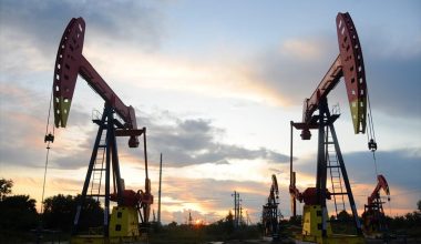 Απότομη άνοδος στις τιμές του πετρελαίου μετά τους ισχυρισμούς του Ιράν πως κτύπησε αμερικανικό πολεμικό πλοίο