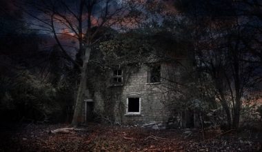 Η εξήγηση των επιστημόνων για τα «στοιχειωμένα σπίτια» – Πώς ο εγκέφαλος μας το μετατρέπει σε μεταφυσικό φαινόμενο