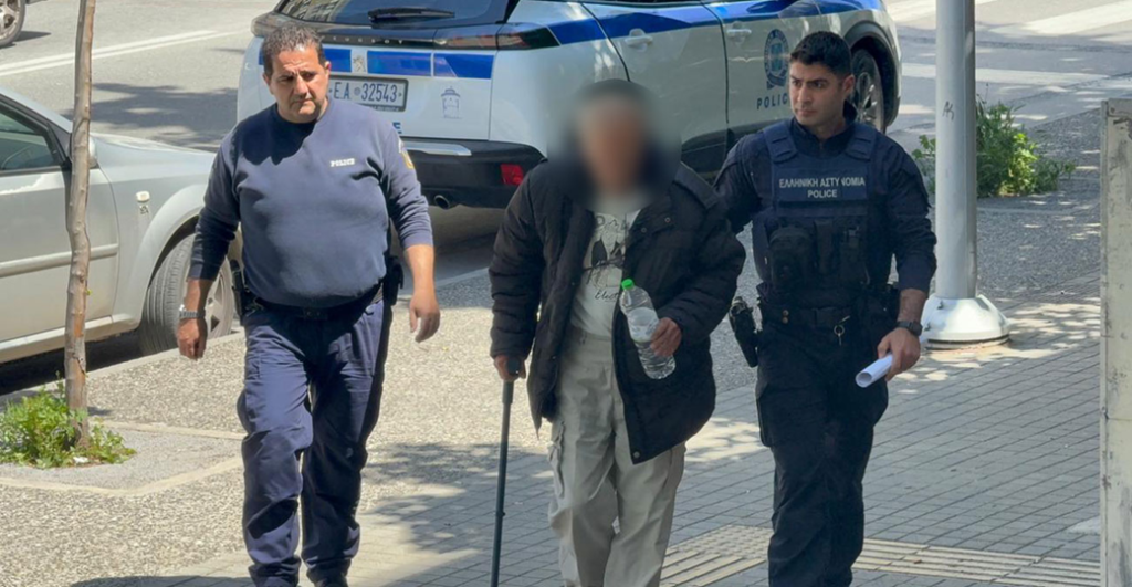 Θεσσαλονίκη: Στον ανακριτή ο 67χρονος που εισέβαλε με σφυρί σε υποκατάστημα τράπεζας