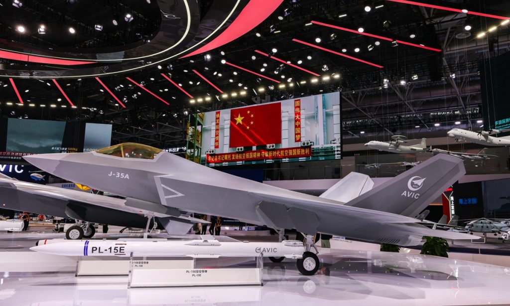 Η Κίνα δημοσίευσε πλάνα από το stealth μαχητικό J-35A: Αυτή είναι η χώρα που παρήγγειλε 40 αεροσκάφη (βίντεο)
