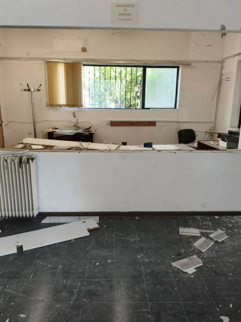 Ομάδα αγνώστων προκάλεσε εκτεταμένες φθορές στα ΚΤΕΟ Αγρινίου (φωτο)