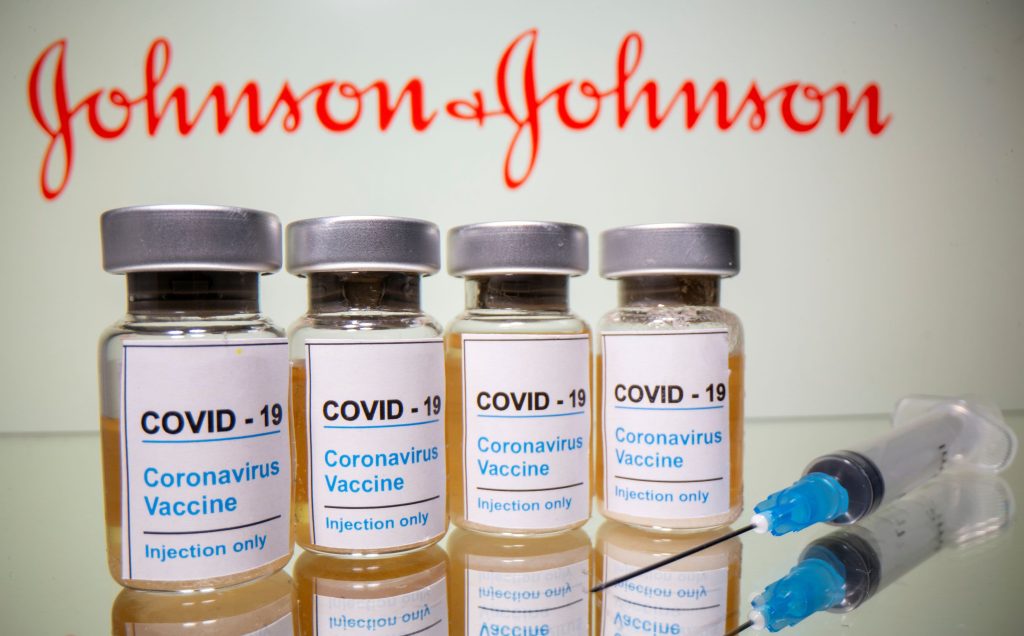 Στέλεχος της Johnson & Johnson: «Κανένα από αυτά τα εμβόλια για τον COVID-19 δεν ήταν ασφαλές»