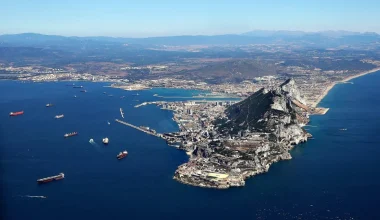 Οικολογική «βόμβα» από το Γιβραλτάρ: Πετά ανεπεξέργαστα κι αφιλτράριστα όλα τα λύματά του στην Μεσόγειο!
