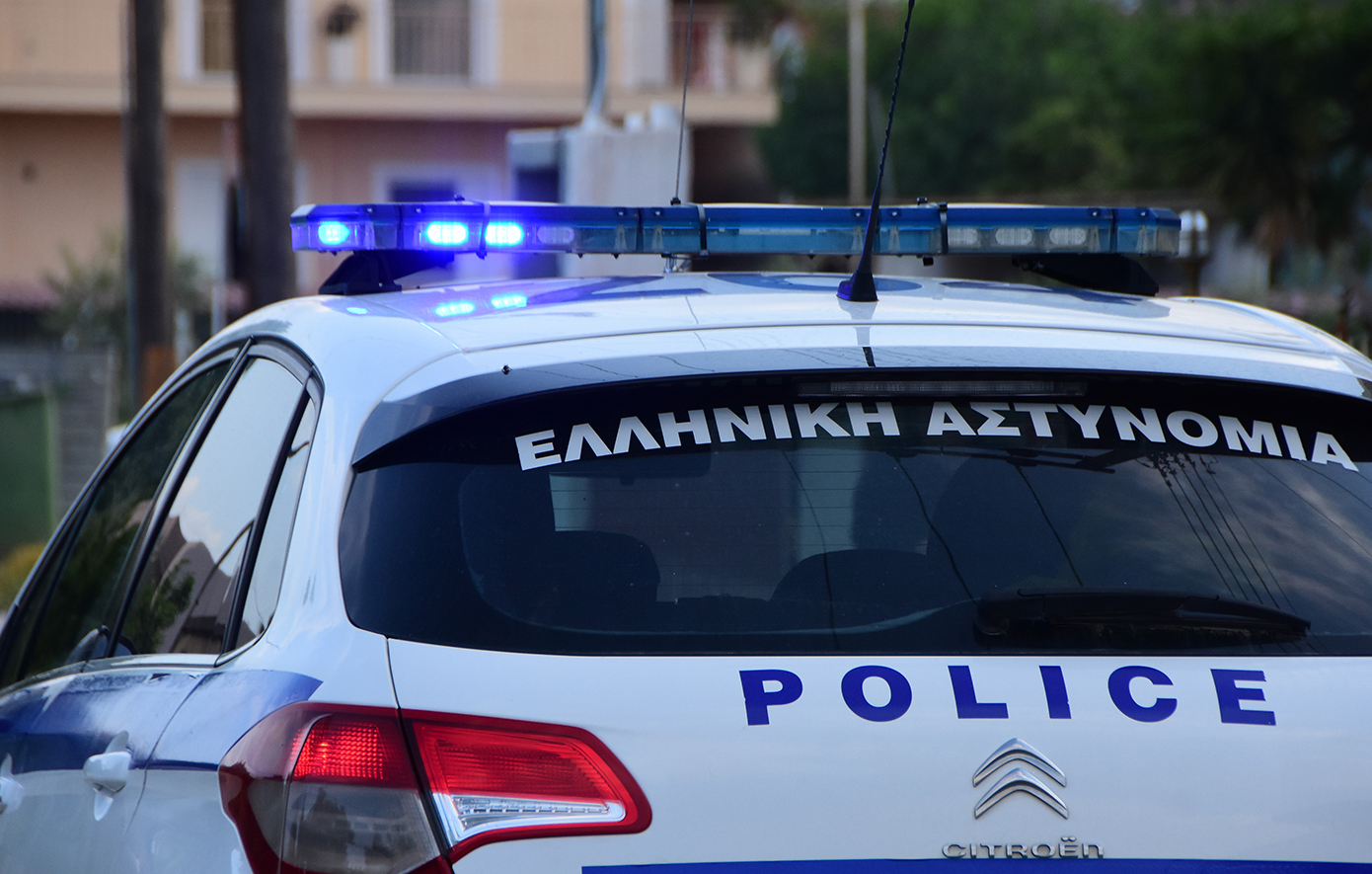 Τροχαίο ατύχημα στη Σαλαμίνα: Περιπολικό παρέσυρε 12χρονο έξω από σχολείο