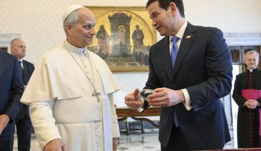 Με τον Πάπα Λέοντα ΙΔ’ συναντήθηκε ο Μ.Ρούμπιο στο Βατικανό