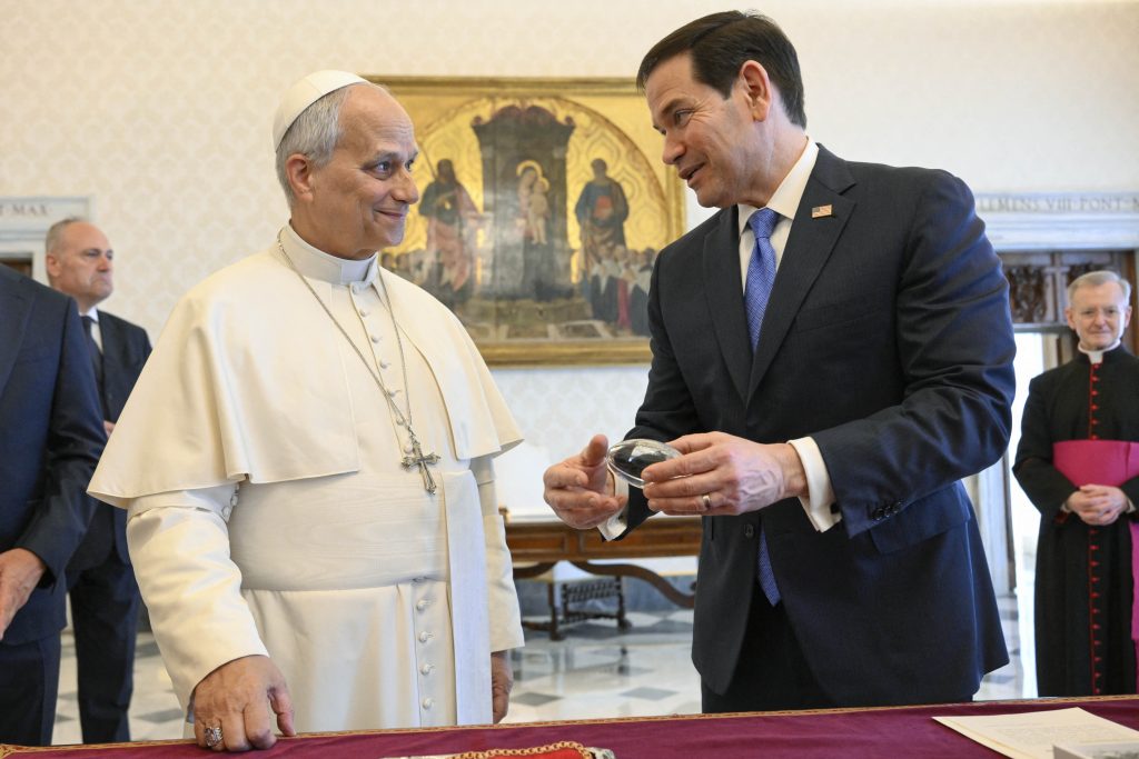 Με τον Πάπα Λέοντα ΙΔ’ συναντήθηκε ο Μ.Ρούμπιο στο Βατικανό