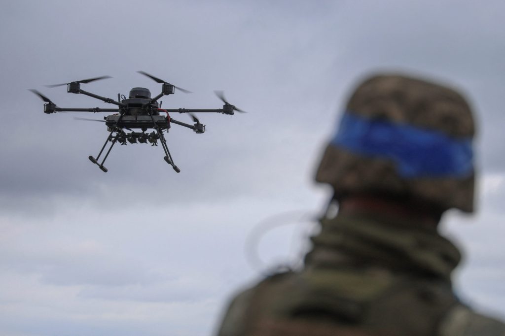 Ουκρανός δημοσιογράφος: «Για κάθε drone η μίζα προς τις ελίτ του Β.Ζελένσκι ανέρχεται σε περίπου 45.000 δολάρια»!