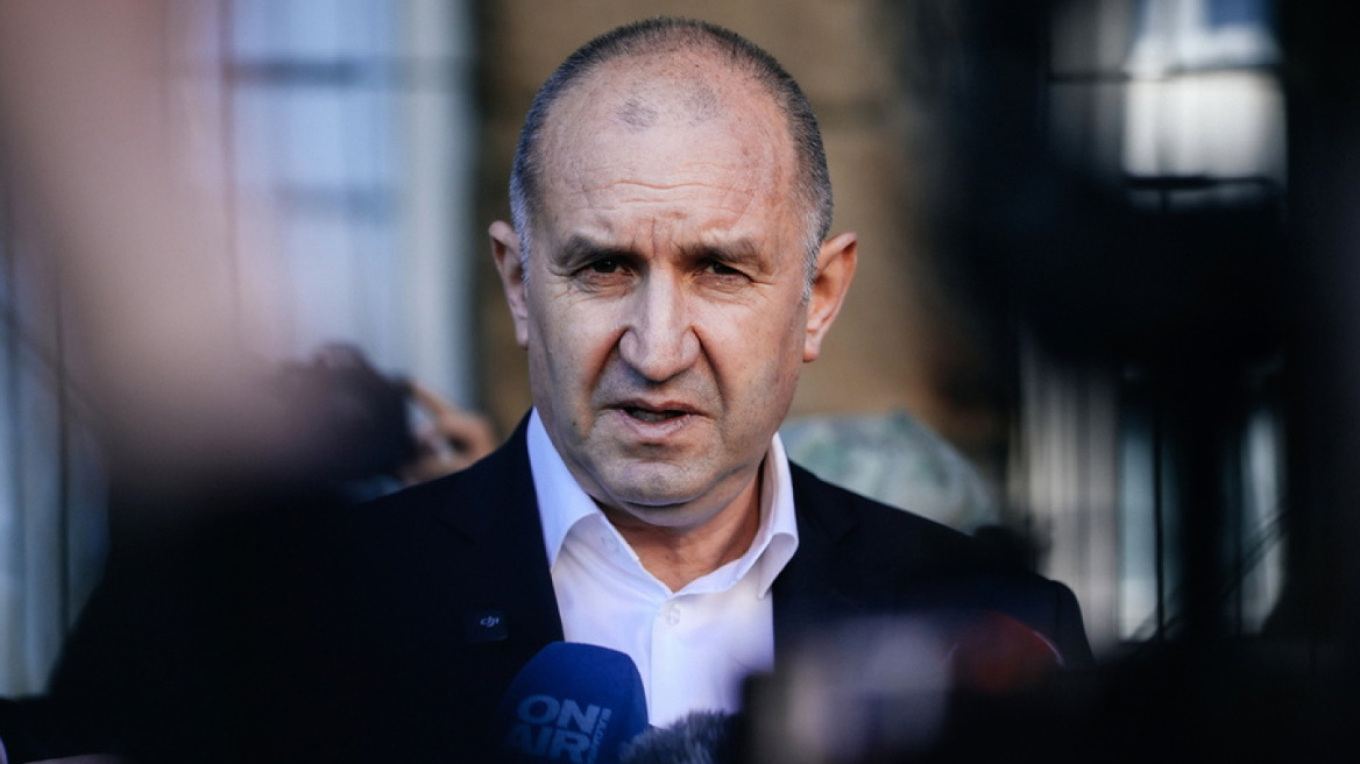«Θύελλα» Ράντεφ στην Βουλγαρία: Και επίσημα πρωθυπουργός μετά την σαρωτική νίκη του στις εκλογές