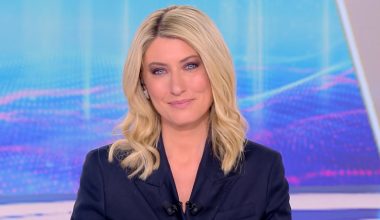 Συγκινημένη η Σία Κοσιώνη στο τελευταίο της τηλεοπτικό δελτίο για τον ΣΚΑΪ: «Εις το επανιδείν» (βίντεο)