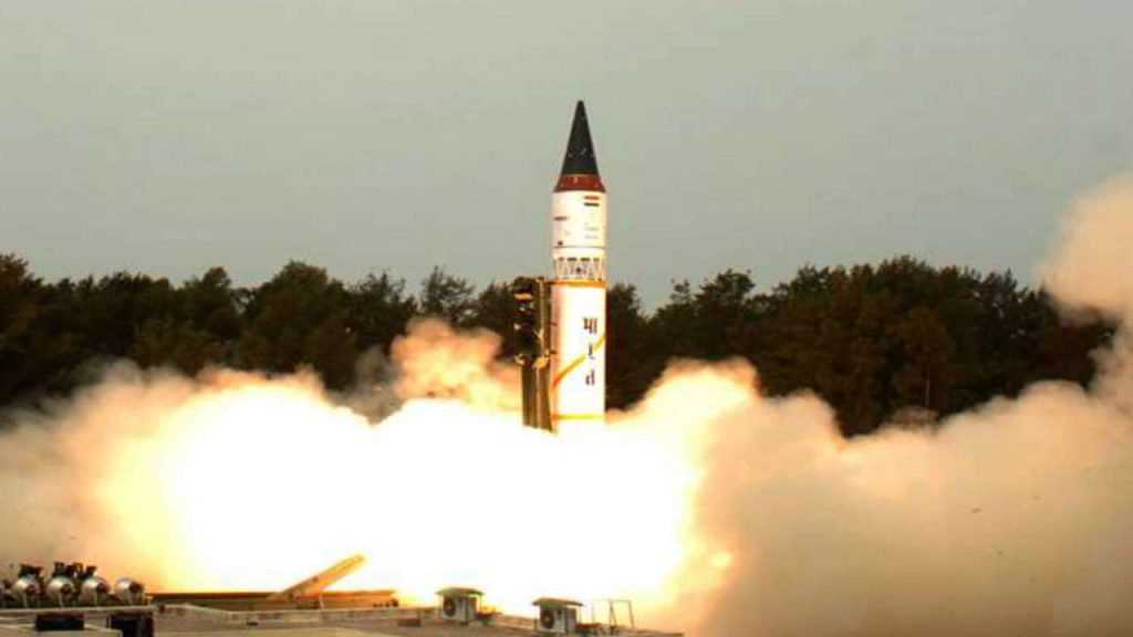 Η Ινδία ανακοίνωσε την ανάπτυξη του Agni-5: Θα μπορεί να πλήττει στόχους σε αποστάσεις 5.500χλμ