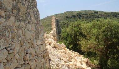 Κρήτη: Κατέρρευσε μεγάλο μέρος του δυτικού τείχους στο Φρούριο Ιτζεδίν στα Χανιά (φώτο)
