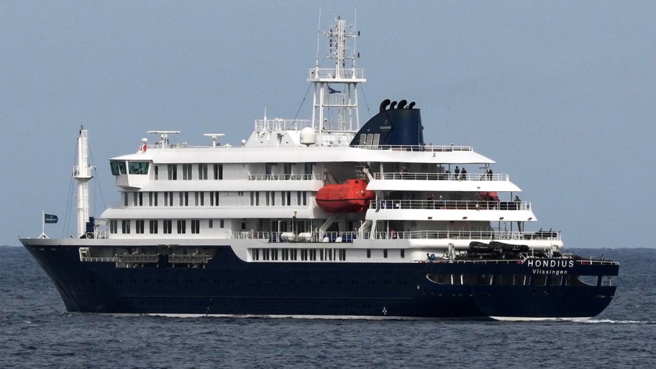 Μαζικές διαδηλώσεις στην Τενερίφη: Aντιδρούν στην άφιξη του κρουαζιερόπλοιου MV Hondius