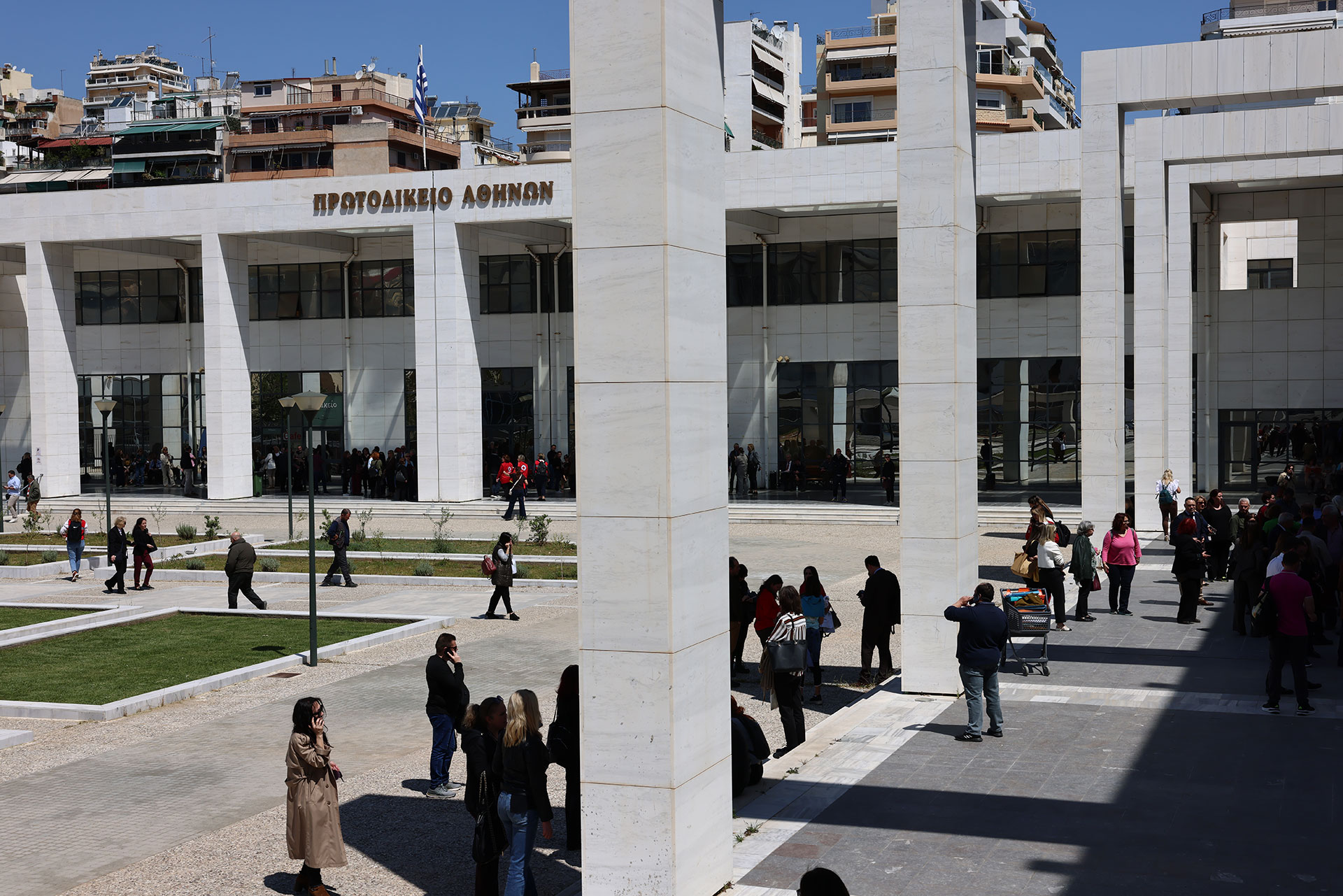 Νέα φυλάκια εισόδου στο Ειρηνοδικείο Αθηνών μετά το περιστατικό με τον 89χρονο