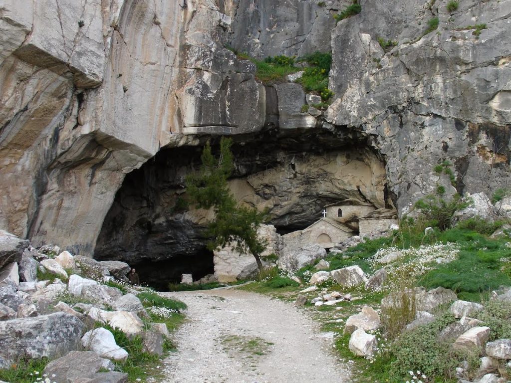 Τα πιο μυστηριώδη «στοιχειωμένα» σημεία της Αθήνας: Θρύλοι, εμφανίσεις και ανεξήγητα φαινόμενα
