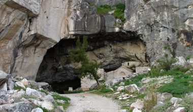 Τα πιο μυστηριώδη «στοιχειωμένα» σημεία της Αθήνας: Θρύλοι, εμφανίσεις και ανεξήγητα φαινόμενα