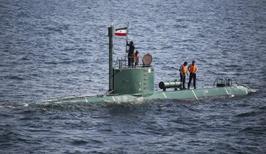 Το Ιράν αναπτύσσει υποβρύχια κλάσης Ghadir-class στα Στενά του Ορμούζ