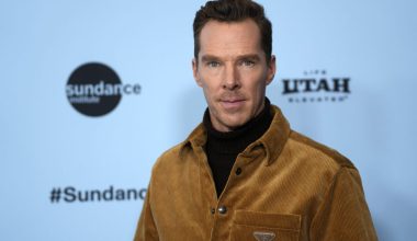 Μ.Κάμπερμπατς: Άγριος καβγάς ανάμεσα στον ηθοποιό και σε ποδηλάτη επειδή παραβίασε κόκκινο φανάρι! (βίντεο)