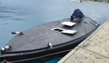 Σε εγκαταστάσεις του ΠΝ μεταφέρθηκε το θαλάσσιο drone που εντοπίστηκε στην Λευκάδα – Αποκλεισμένη η περιοχή