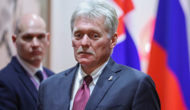 «Μύδροι» του Ν.Πεσκόφ κατά της Αρμενίας: «Απαράδεκτο το ότι έχει πλατφόρμα και επιτρέπει τα αντιρωσικά σχόλια»
