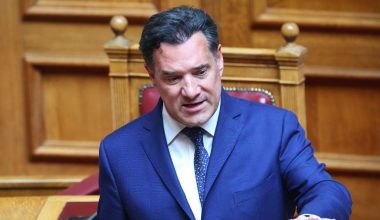 Α.Γεωργιάδης για φωτογραφία που κυκλοφόρησε με «προσωπική στιγμή» με μία γυναίκα: «Είναι προϊόν ΑΙ»
