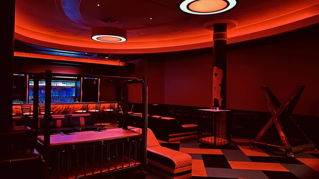 Ιδιοκτήτρια sex club αποκάλυψε ποιος κανόνας εφαρμόζεται σε κάθε δωμάτιο