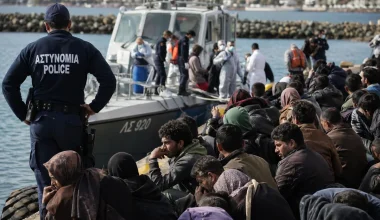 Ηράκλειο Κρήτης: Πρωινή άφιξη παράνομων αλλοδαπών στο λιμάνι των Καλών Λιμένων