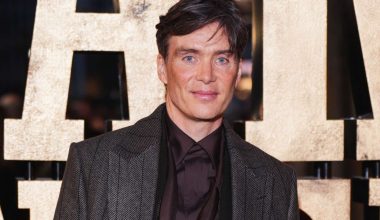 Ξανά στην Ελλάδα ο μοναδικός Peaky Blinder… Κίλιαν Μέρφι – O φακός τον «τσάκωσε» στο αεροδρόμιο