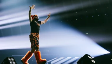 Eurovision: Εντυπωσίασε ο Akylas με το «Ferto» στον α΄ ημιτελικό – Αποθεώθηκε από το κοινό (βίντεο)
