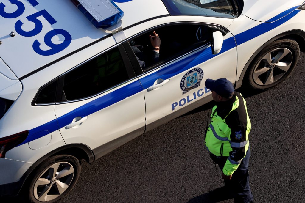 Αιτωλοακαρνανία: Καταγγελία γυναίκας για ξυλοδαρμό από τον σύντροφό της οδήγησε στον εντοπισμό «οπλοστασίου»