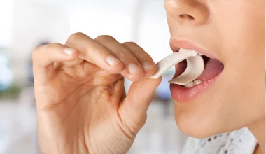 Η τσίχλα μπορεί να προσθέτει 3.000 μικροπλαστικά σωματίδια στο στόμα σας!