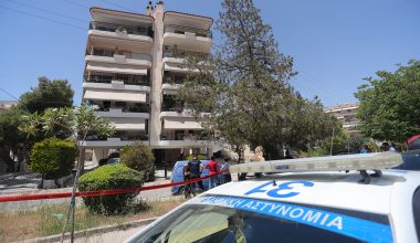 Ηλιούπολη: Το συγκλονιστικό  βίντεο από την στιγμή που οι δύο 17χρονες πέφτουν στο κενό (σκληρά πλάνα)