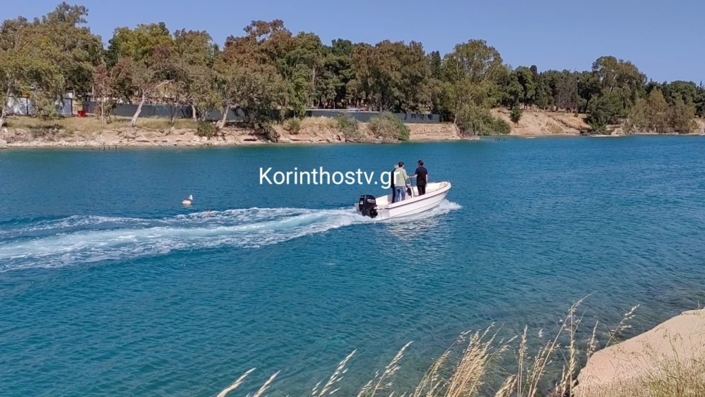 «Θρίλερ» στην Ποσειδωνία Κορινθίας: Eντοπίστηκε όχημα μέσα στην θάλασσα – Δεν βρέθηκε οδηγός (βίντεο)