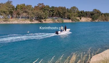 «Θρίλερ» στην Ποσειδωνία Κορινθίας: Eντοπίστηκε όχημα μέσα στην θάλασσα – Δεν βρέθηκε οδηγός (βίντεο)