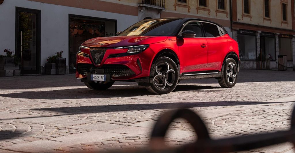 Alfa Romeo Junior Ibrida: Νέα γκάμα με τιμή από €27.990 και 8 χρόνια εγγύηση