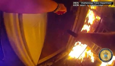Αστυνομικός στο Τενεσί αψήφησε τους κινδύνους: Μπήκε στο φλεγόμενο σπίτι & έσωσε μητέρα με τα 2 παιδιά της (βίντεο)