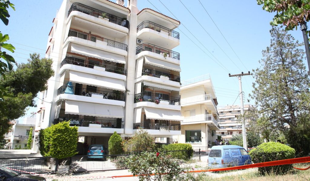 «Βαρύ» το κλίμα στον δήμο Ηλιούπολης: Kηρύχθηκε τριήμερο πένθος μετά το τραγικό περιστατικό με τις δύο 17χρονες