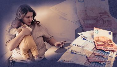 Πλεονάσματα στην «πλάτη» των παιδιών: Η κυβέρνηση τα δημιουργεί κόβωντας τα επιδόματά τους!