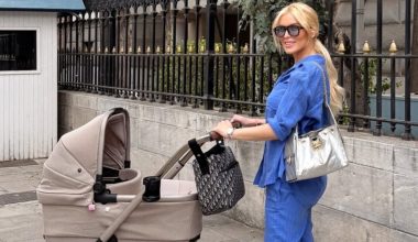 Η τρυφερή ανάρτηση της Κατερίνας Καινούριου με την κόρη της ενώ κάνουν βόλτα στο κέντρο της Αθήνας (φωτογραφίες)