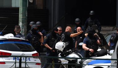Καλλιθέα: Στη φυλακή οδηγείται ο 58χρονος που άνοιξε πυρ με ούζι σε μπαρ