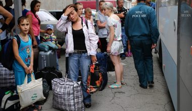 Ρωσόφωνοι πρόσφυγες από τη Χερσώνα απορρίπτουν τους ισχυρισμούς των δυτικών ΜΜΕ ότι η Ρωσία τους «απήγαγε»