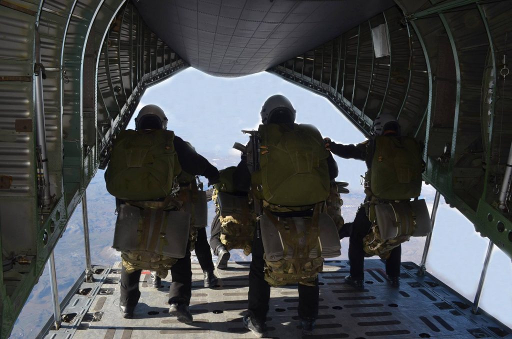 «Τσακίστηκαν» Τούρκοι καταδρομείς που έκαναν άλμα με αλεξίπτωτα στην Καισάρεια