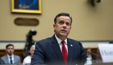 Τζον Ράντκλιφ: Στην Κούβα ο επικεφαλής της CIA – Το λακωνικό μήνυμά του στον εγγονό του Ραούλ Κάστρο