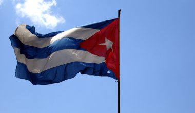 Στην Κούβα για συνομιλίες μετέβη αμερικανική αντιπροσωπεία με επικεφαλής τον διευθυντή της CIA