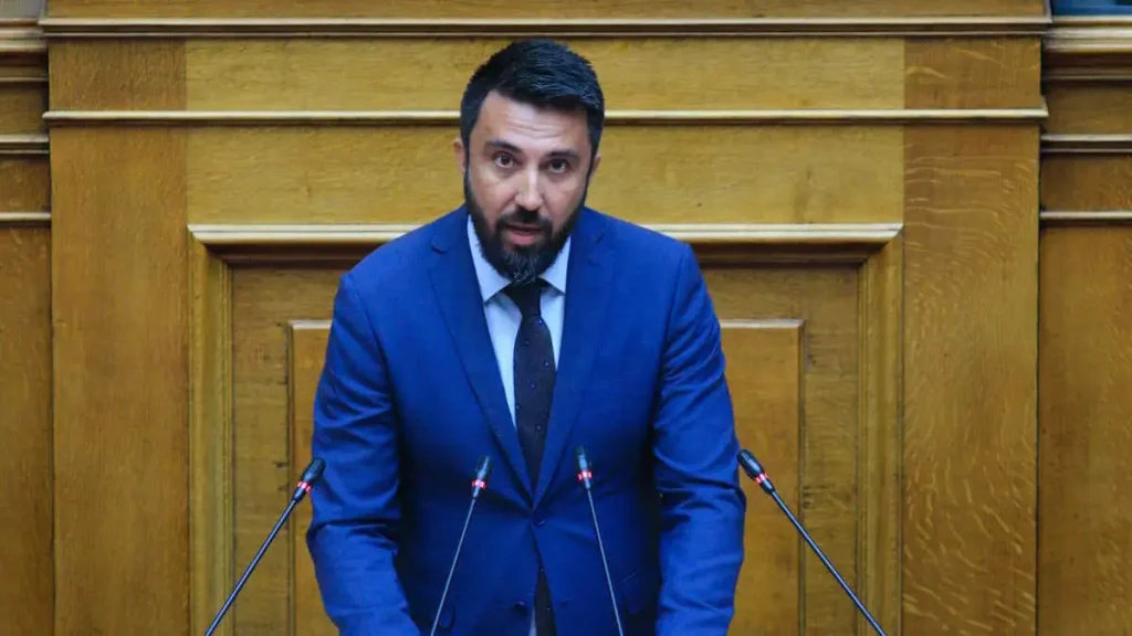 Φερχάτ Οζγκιούρ: Ανεξαρτητοποιήθηκε ο βουλευτής της Νέας Αριστεράς
