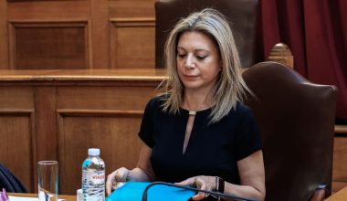 Μ.Καρυστιανού: Kατέθεσε αίτημα για αναβάθμιση του κατηγορητηρίου του Κ. Καραμανλή σχετικά με τα Τέμπη
