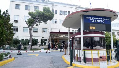 Νεκρή η 25χρονη από τον Πειραιά που έπεσε από τον 7ο όροφο πολυκατοικίας – Τι δείχνουν τα πρώτα στοιχεία
