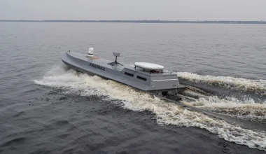 Οι Ουκρανοί χρησιμοποιούν USV που μεταφέρουν FPV drones και θερμοβαρικούς πυραύλους για επιθέσεις στην Κριμαία