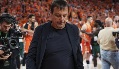 «Τρίζει» η καρέκλα του Ε.Αταμάν: Χάνει τον έλεγχο στα αποδυτήρια του Παναθηναϊκού